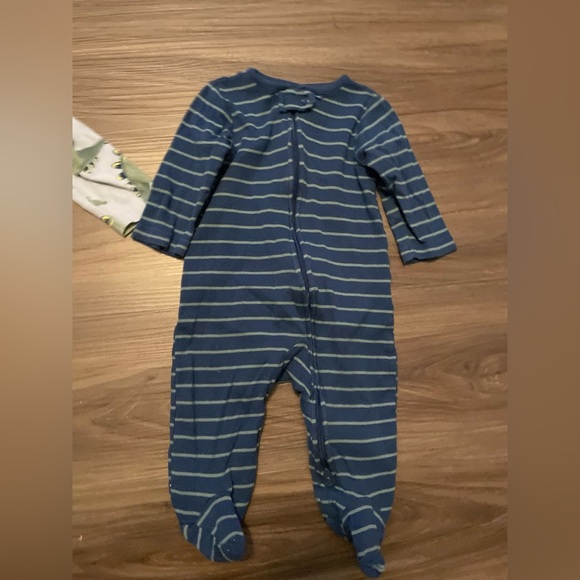 Carter's Green Dinosaur and Blue Striped Footies size 3/6M - Picture 5 of 6
